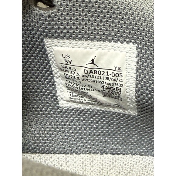 Nike Air Jordan Max Aura 3 Wolf Grey/Cool Grey-White Youth 5Y Shoes CZ4167-005 main image 5